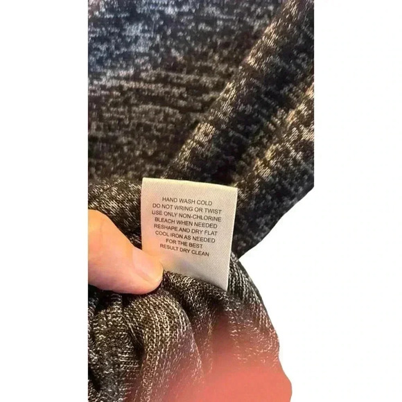 NWT Pink Rose Womens Gray V Neck Long Sleeve Button Front Cardigan Sweater M - Picture 5 of 10